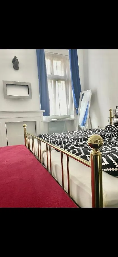 Golden Horse Apartments Vienna联系方式